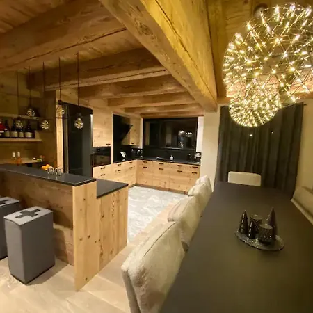 4bdr Highest Luxury Ski-in Ski-out Chalet - If You Want To Book, Please Contact On Wh-ats-app - 0034-605-434-371 !!!! Villa Verbier